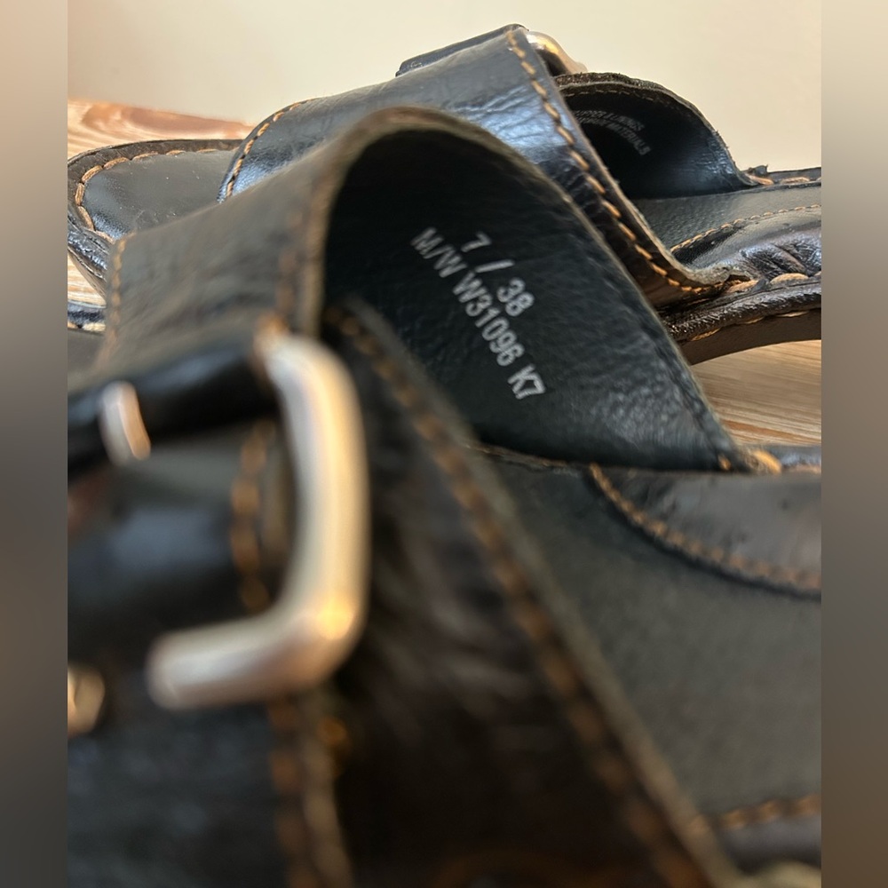 Born Black Leather Wedge Sandals Buckle Upper Sz 7 - Picture 4 of 7